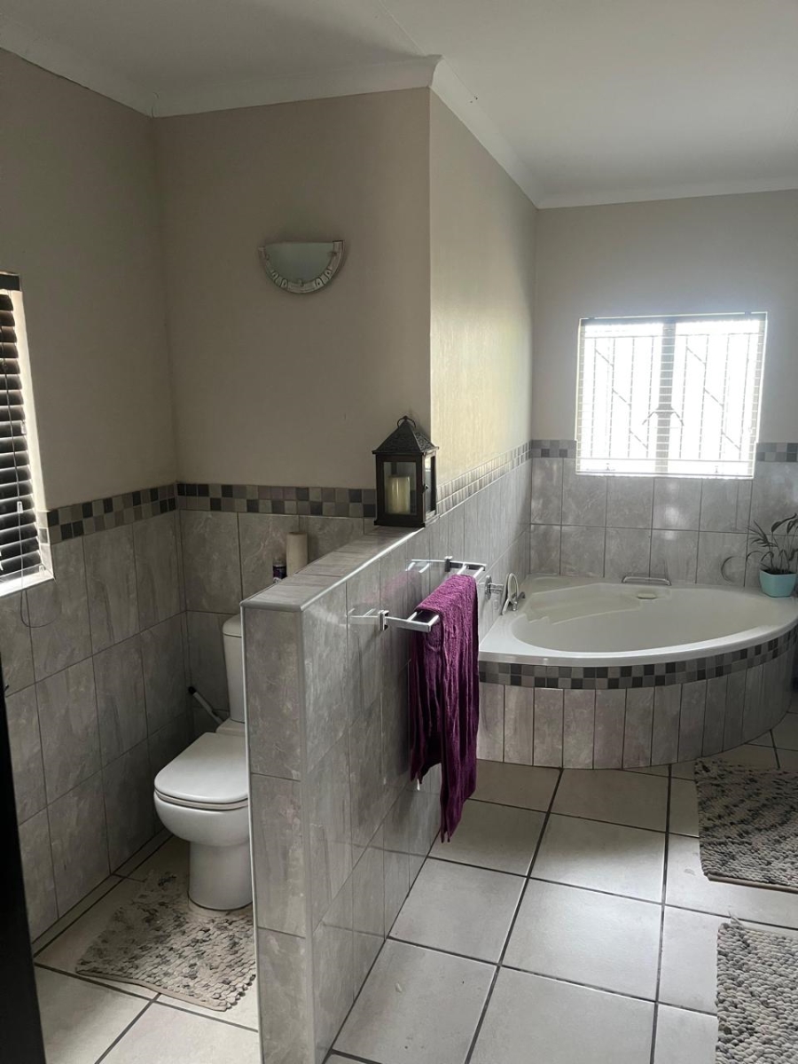 4 Bedroom Property for Sale in Christiana North West